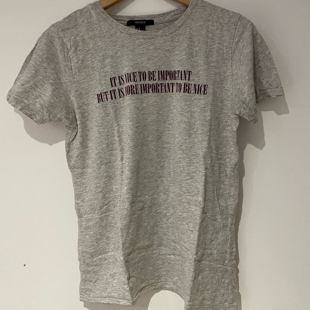Forever 21 T-shirt Size Medium